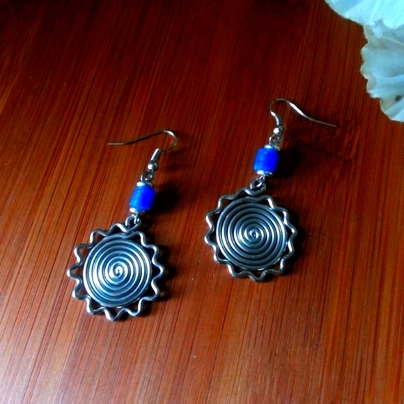 1PR Beautiful Kenyan Silver Sun Earrings Set. - Picture 3 of 5